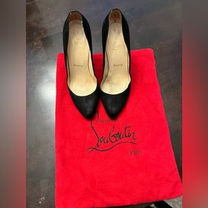 Christian louboutin suede pumps